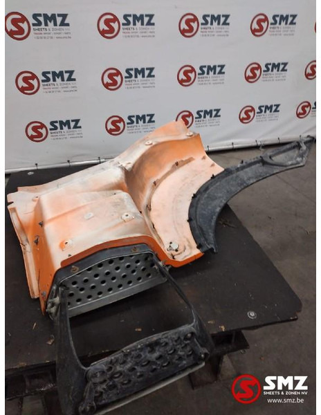 MAN Occ opstapbak rechts MAN - Cabine e interior por Camião: foto 4 MAN Occ opstapbak rechts MAN - Cabine e interior por Camião: foto 4