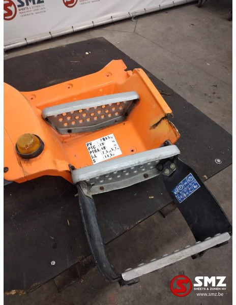 MAN Occ opstapbak rechts MAN - Cabine e interior por Camião: foto 3 MAN Occ opstapbak rechts MAN - Cabine e interior por Camião: foto 3