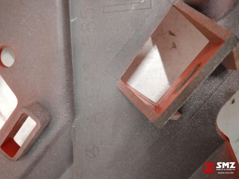 Mercedes-Benz Bumper Mercedes Actros MP2 MP3 A9438851625 - Para-choque por Camião: foto 2 Mercedes-Benz Bumper Mercedes Actros MP2 MP3 A9438851625 - Para-choque por Camião: foto 2