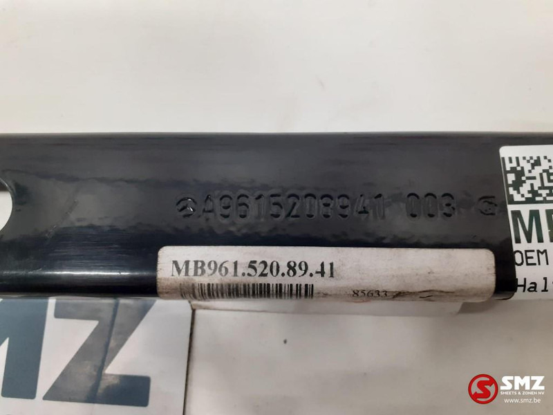 Mercedes-Benz Mercedes Actros Euro 6 side skirt steun - Carroceria e exterior: foto 3 Mercedes-Benz Mercedes Actros Euro 6 side skirt steun - Carroceria e exterior: foto 3