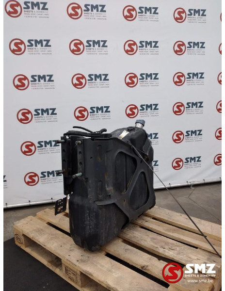 Mercedes-Benz Occ AdBluetank 60L Mercedes Actros A9604702715 - Sistema de combustível por Camião: foto 4 Mercedes-Benz Occ AdBluetank 60L Mercedes Actros A9604702715 - Sistema de combustível por Camião: foto 4