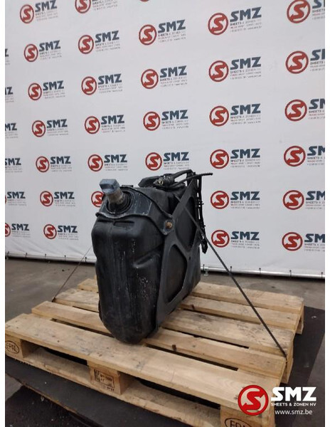 Mercedes-Benz Occ AdBluetank 60L Mercedes Actros A9604702715 - Sistema de combustível por Camião: foto 1 Mercedes-Benz Occ AdBluetank 60L Mercedes Actros A9604702715 - Sistema de combustível por Camião: foto 1