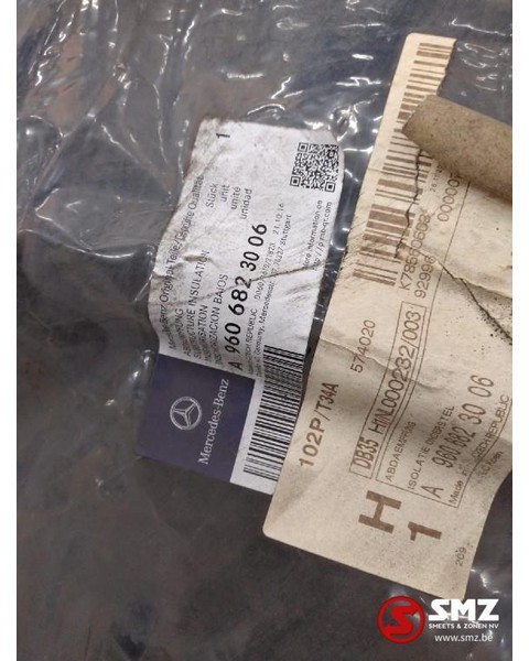 Mercedes-Benz Occ Vloerisolatie bodem (achter) Mercedes Actros - Cabine e interior por Camião: foto 3 Mercedes-Benz Occ Vloerisolatie bodem (achter) Mercedes Actros - Cabine e interior por Camião: foto 3