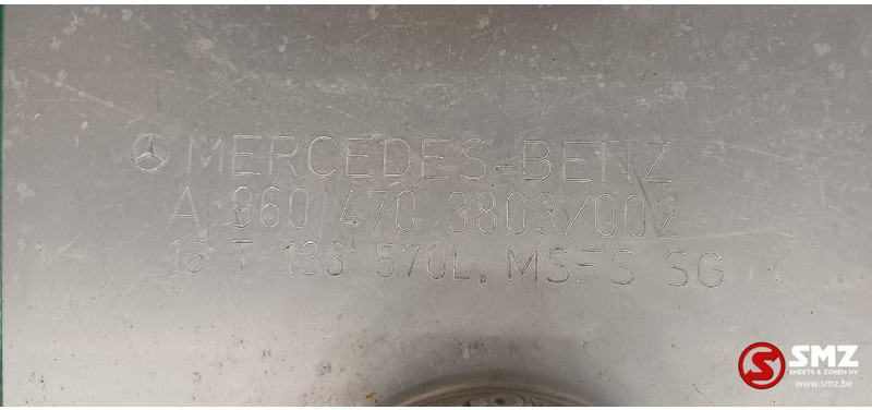 Mercedes-Benz Occ brandstoftank 570L + steunen brandstofniveause - Tanque de combustível por Camião: foto 5 Mercedes-Benz Occ brandstoftank 570L + steunen brandstofniveause - Tanque de combustível por Camião: foto 5