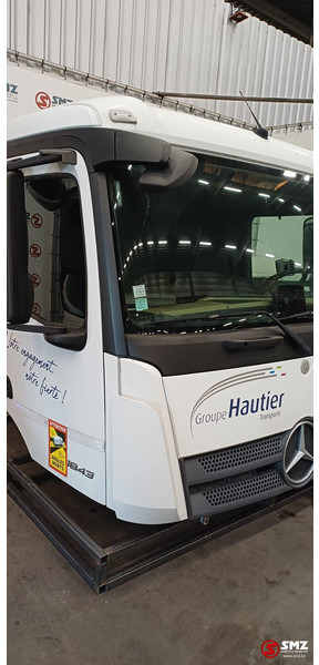 Mercedes-Benz Occ cabine Mercedes Actros MP4 - Cabine e interior por Camião: foto 1 Mercedes-Benz Occ cabine Mercedes Actros MP4 - Cabine e interior por Camião: foto 1