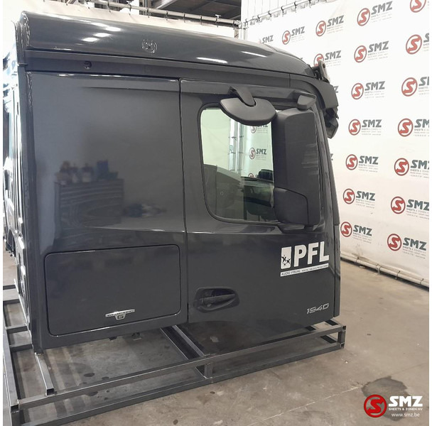 Mercedes-Benz Occ cabine Mercedes Actros MP4 low - Cabine e interior por Camião: foto 3 Mercedes-Benz Occ cabine Mercedes Actros MP4 low - Cabine e interior por Camião: foto 3