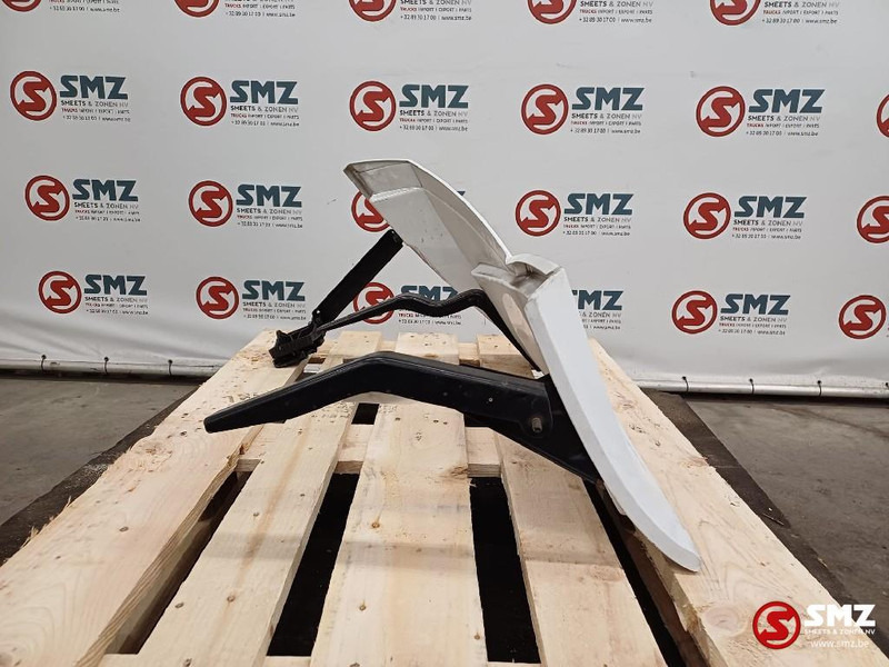 Mercedes-Benz Occ cabinespoiler links Mercedes - Aerodinâmica/ Aerofólio por Camião: foto 4 Mercedes-Benz Occ cabinespoiler links Mercedes - Aerodinâmica/ Aerofólio por Camião: foto 4