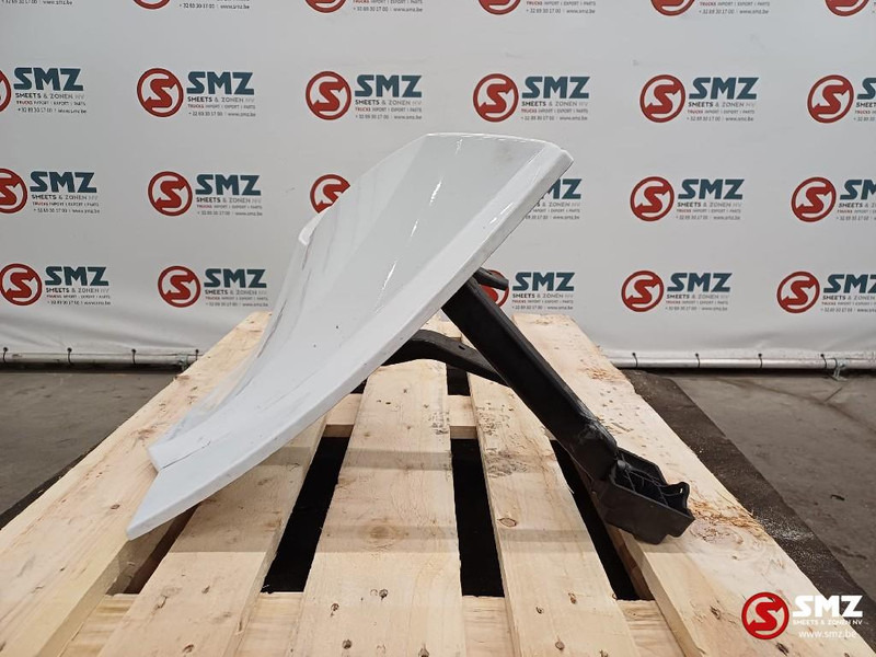 Mercedes-Benz Occ cabinespoiler links Mercedes - Aerodinâmica/ Aerofólio por Camião: foto 3 Mercedes-Benz Occ cabinespoiler links Mercedes - Aerodinâmica/ Aerofólio por Camião: foto 3