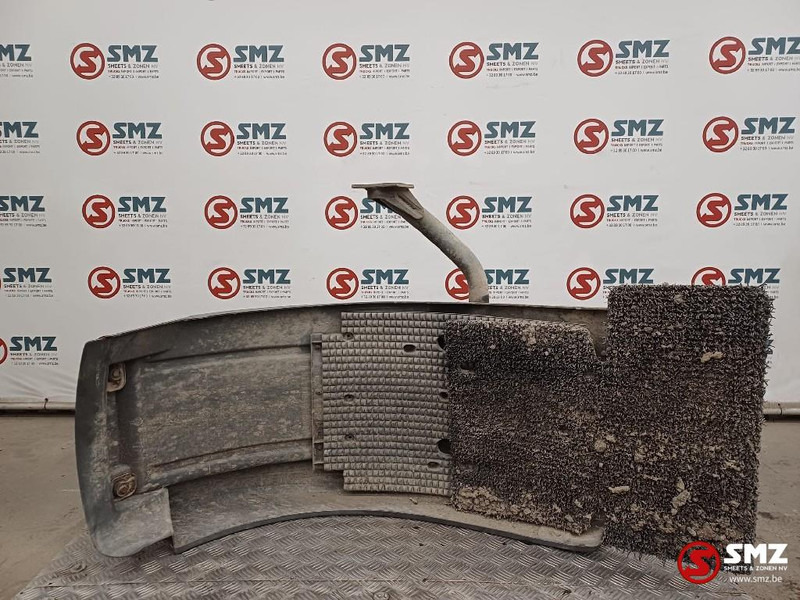 Mercedes-Benz Occ spatbord + spatbordbeugel Econic rechtsachtera - Carroceria e exterior por Camião: foto 3 Mercedes-Benz Occ spatbord + spatbordbeugel Econic rechtsachtera - Carroceria e exterior por Camião: foto 3