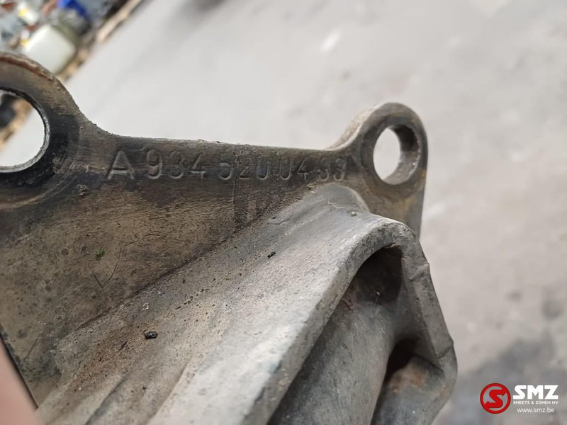 Mercedes-Benz Occ spatbord + spatbordbeugel Econic rechtsachtera - Carroceria e exterior por Camião: foto 4 Mercedes-Benz Occ spatbord + spatbordbeugel Econic rechtsachtera - Carroceria e exterior por Camião: foto 4