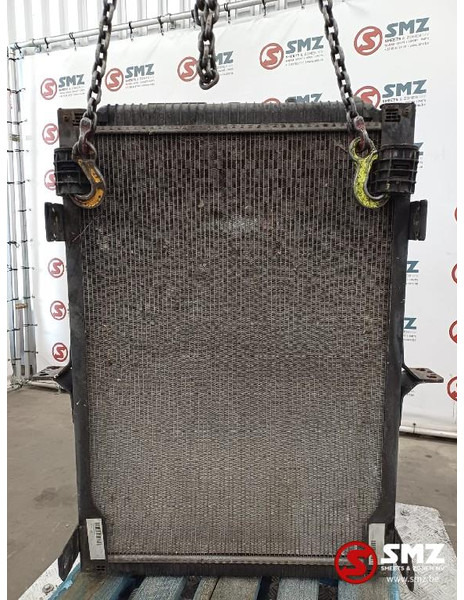 Renault Occ radiator Renault - Radiador por Camião: foto 2 Renault Occ radiator Renault - Radiador por Camião: foto 2