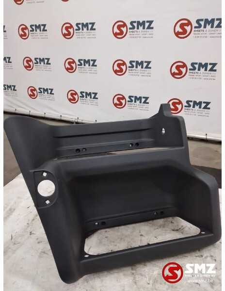 Renault Opstap rechts renault kerax - Cabine e interior por Camião: foto 1 Renault Opstap rechts renault kerax - Cabine e interior por Camião: foto 1