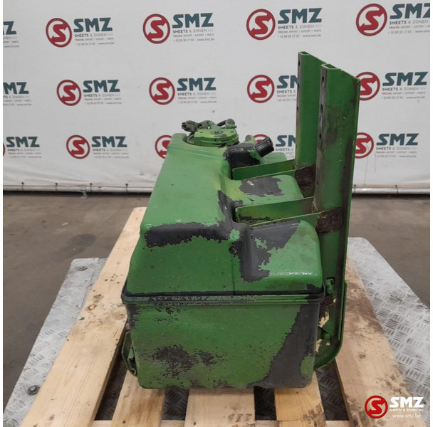 Scania Occ AdBluetank 75L + AdBlueniveausensor Scania - Sistema de combustível por Camião: foto 4 Scania Occ AdBluetank 75L + AdBlueniveausensor Scania - Sistema de combustível por Camião: foto 4