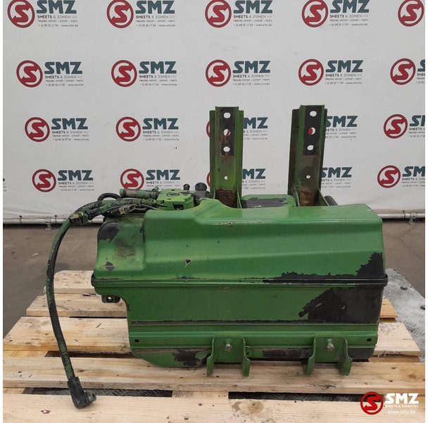 Scania Occ AdBluetank 75L + AdBlueniveausensor Scania - Sistema de combustível por Camião: foto 1 Scania Occ AdBluetank 75L + AdBlueniveausensor Scania - Sistema de combustível por Camião: foto 1