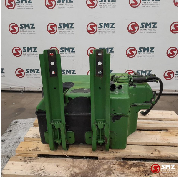 Scania Occ AdBluetank 75L + AdBlueniveausensor Scania - Sistema de combustível por Camião: foto 2 Scania Occ AdBluetank 75L + AdBlueniveausensor Scania - Sistema de combustível por Camião: foto 2