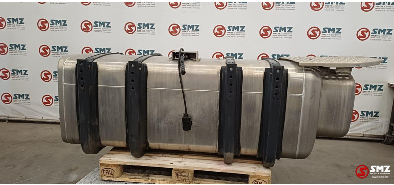 Scania Occ brandstoftank 950L Scania - Tanque de combustível por Camião: foto 2 Scania Occ brandstoftank 950L Scania - Tanque de combustível por Camião: foto 2