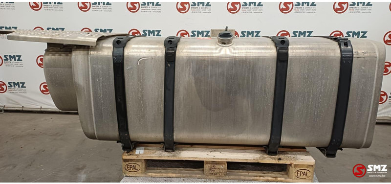 Scania Occ brandstoftank 950L Scania - Tanque de combustível por Camião: foto 1 Scania Occ brandstoftank 950L Scania - Tanque de combustível por Camião: foto 1