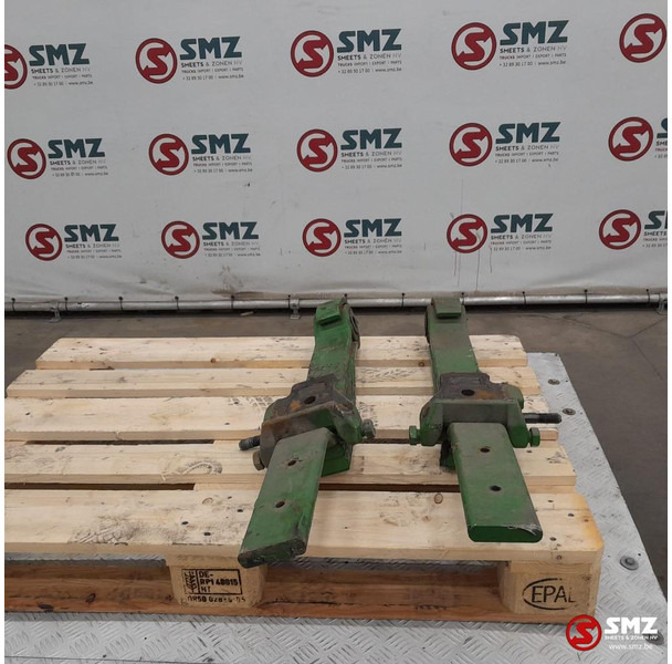 Scania Occ set van 2 bladveren stuuras / meeloopas Scania - Suspensão de molas/ Suspensão de lâminas por Camião: foto 3 Scania Occ set van 2 bladveren stuuras / meeloopas Scania - Suspensão de molas/ Suspensão de lâminas por Camião: foto 3