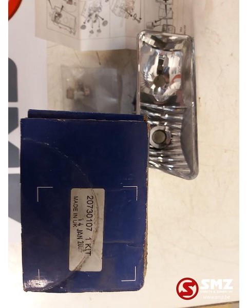 Volvo Volvo mistlicht reflector koplamp links - Farol dianteira por Camião: foto 3 Volvo Volvo mistlicht reflector koplamp links - Farol dianteira por Camião: foto 3