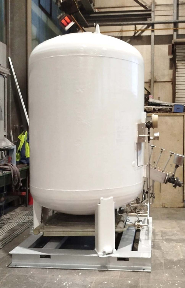 Gas tank on pallet used for oxygen, argon, nitrogen, carbon dioxide, CO2, LNG. - Depósito de armazenamento: foto 2 Gas tank on pallet used for oxygen, argon, nitrogen, carbon dioxide, CO2, LNG. - Depósito de armazenamento: foto 2