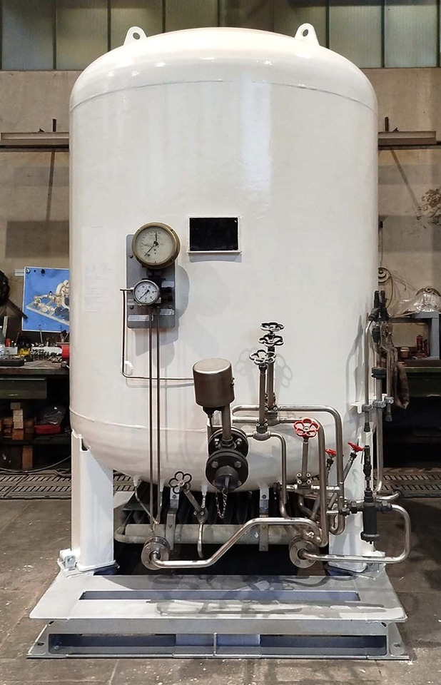 Gas tank on pallet used for oxygen, argon, nitrogen, carbon dioxide, CO2, LNG. - Depósito de armazenamento: foto 1 Gas tank on pallet used for oxygen, argon, nitrogen, carbon dioxide, CO2, LNG. - Depósito de armazenamento: foto 1