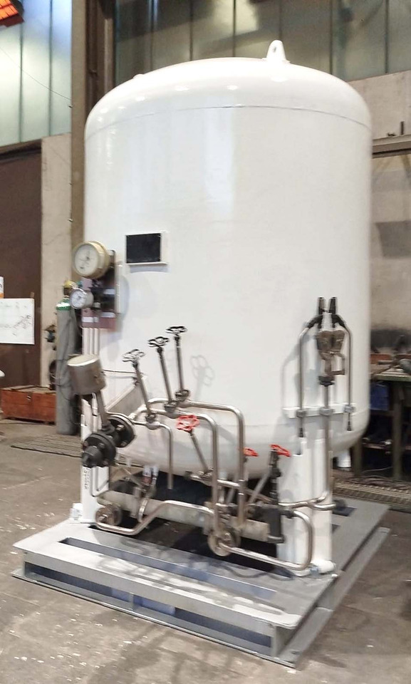 Gas tank on pallet used for oxygen, argon, nitrogen, carbon dioxide, CO2, LNG. - Depósito de armazenamento: foto 3 Gas tank on pallet used for oxygen, argon, nitrogen, carbon dioxide, CO2, LNG. - Depósito de armazenamento: foto 3