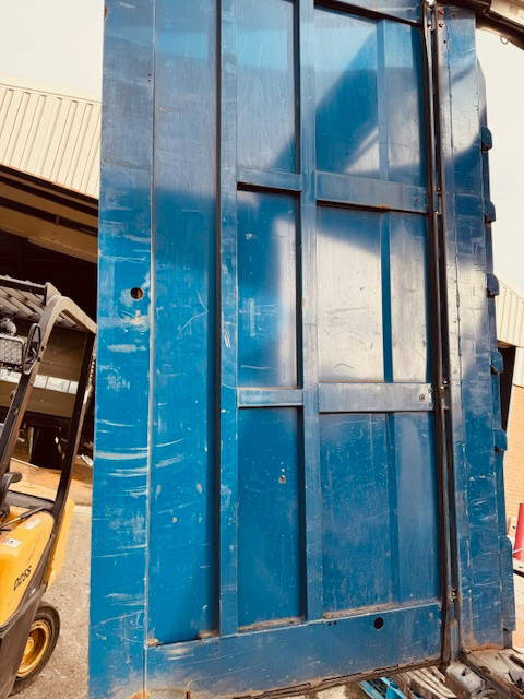 Krone Krone achterdeuren - Carroceria e exterior por Camião: foto 2 Krone Krone achterdeuren - Carroceria e exterior por Camião: foto 2