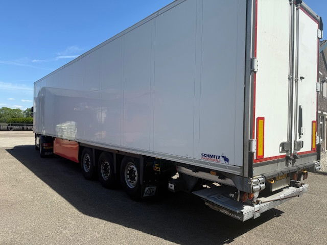 Schmitz Cargobull Thermoking SLXe 300 Laadklep Liftas 3924 dieseluren - Semi-reboque frigorífico: foto 2 Schmitz Cargobull Thermoking SLXe 300 Laadklep Liftas 3924 dieseluren - Semi-reboque frigorífico: foto 2
