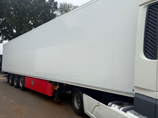 Schmitz Cargobull Thermoking SLXe 300 weinig uren Laadklep Liftas - Semi-reboque frigorífico: foto 4 Schmitz Cargobull Thermoking SLXe 300 weinig uren Laadklep Liftas - Semi-reboque frigorífico: foto 4