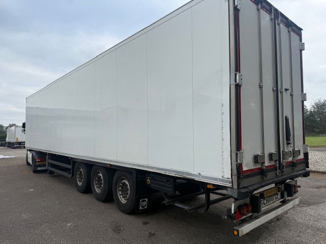 Schmitz Cargobull Vector 1550 liftas - Semi-reboque frigorífico: foto 2 Schmitz Cargobull Vector 1550 liftas - Semi-reboque frigorífico: foto 2