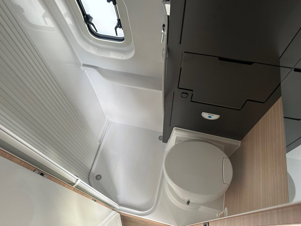 Campervan novo Hobby Maxia Van 680 ET 2023: foto 11