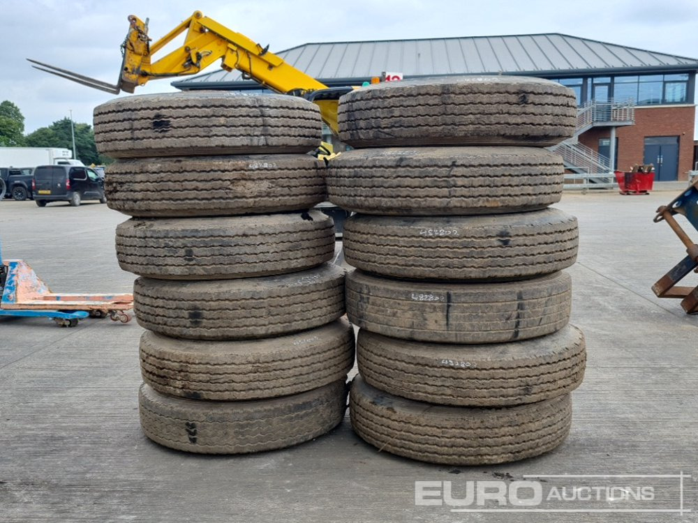 11R22.5 Tyre & Rim (12 of) - Pneu: foto 3 11R22.5 Tyre & Rim (12 of) - Pneu: foto 3