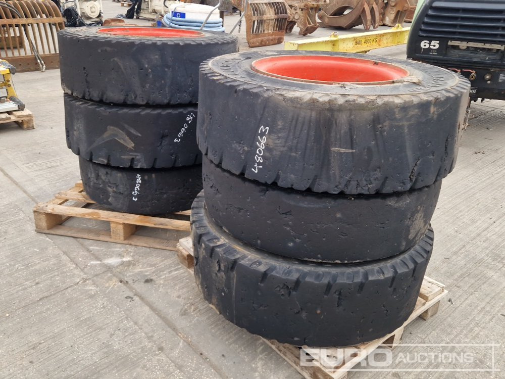12.00-20 Tyre & Rim to suit 12 Ton Linde Forklift (6 of) - Pneu: foto 4 12.00-20 Tyre & Rim to suit 12 Ton Linde Forklift (6 of) - Pneu: foto 4