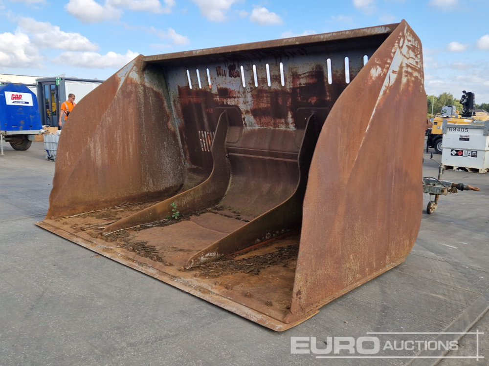 146" Loading Bucket to suit Wheeled Loader - Balde: foto 1 146" Loading Bucket to suit Wheeled Loader - Balde: foto 1