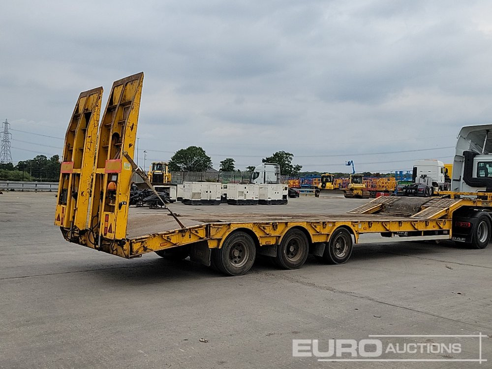 1998 King trailers Tri Axle Step Frame Low Loader Trailer, Neck Ramps, Out Riggers, Hydraulic Ramps - Semi-reboque baixa: foto 5 1998 King trailers Tri Axle Step Frame Low Loader Trailer, Neck Ramps, Out Riggers, Hydraulic Ramps - Semi-reboque baixa: foto 5