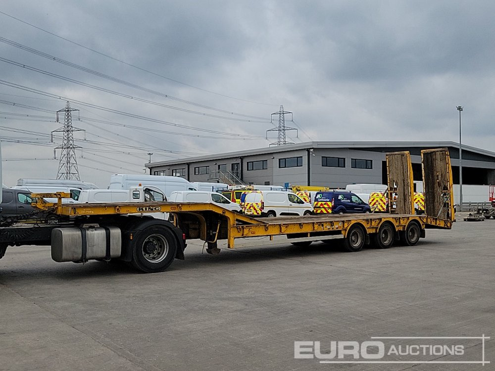 1998 King trailers Tri Axle Step Frame Low Loader Trailer, Neck Ramps, Out Riggers, Hydraulic Ramps - Semi-reboque baixa: foto 1 1998 King trailers Tri Axle Step Frame Low Loader Trailer, Neck Ramps, Out Riggers, Hydraulic Ramps - Semi-reboque baixa: foto 1
