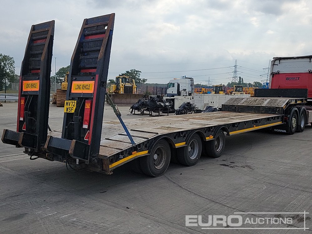 2001 Dennison Trailers Tri Axle Step Frame Low Loader, Hydraulic Ramps, Out Riggers - Semi-reboque baixa: foto 5 2001 Dennison Trailers Tri Axle Step Frame Low Loader, Hydraulic Ramps, Out Riggers - Semi-reboque baixa: foto 5