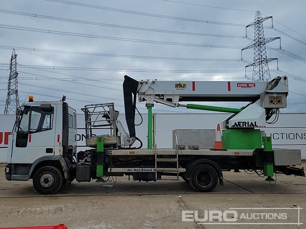 2001 Iveco CRG75E15 - Caminhão com plataforma aérea: foto 2 2001 Iveco CRG75E15 - Caminhão com plataforma aérea: foto 2