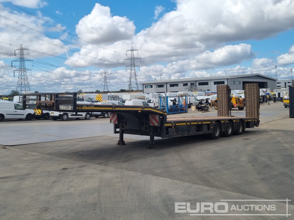 2008 Kassbohrer Tri Axle Step Frame Low Loader Trailer, Outriggers, Hydraulic Flip Toe Ramps. - Semi-reboque baixa: foto 1 2008 Kassbohrer Tri Axle Step Frame Low Loader Trailer, Outriggers, Hydraulic Flip Toe Ramps. - Semi-reboque baixa: foto 1