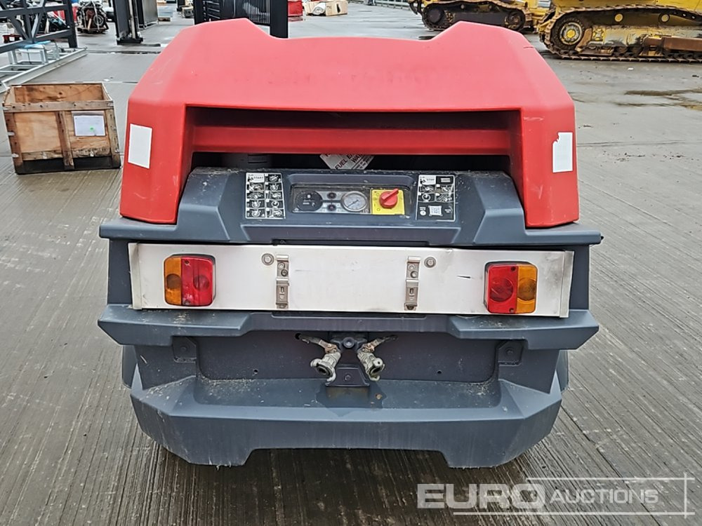 2011 Atlas Copco XAS48 90CFM - Compressor de ar: foto 4 2011 Atlas Copco XAS48 90CFM - Compressor de ar: foto 4