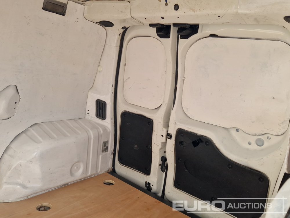Furgão compacto 2011 Fiat Fiorino: foto 25