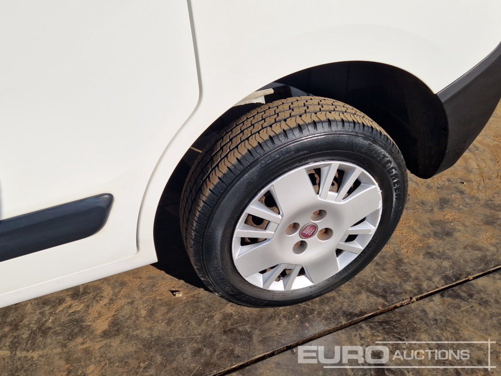 Furgão compacto 2011 Fiat Fiorino: foto 10
