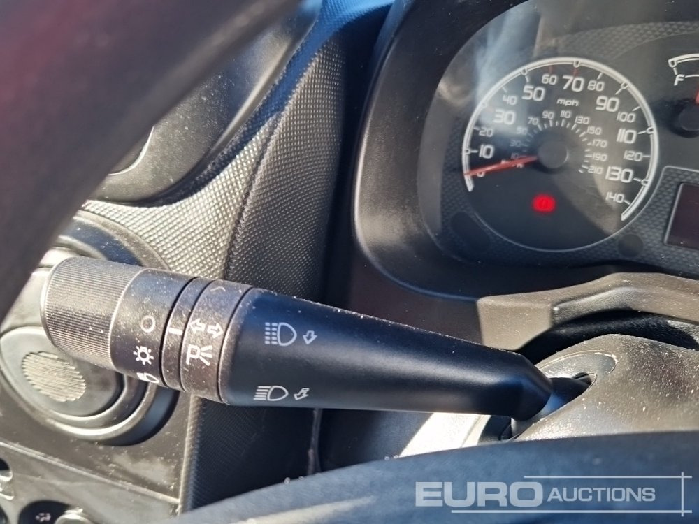 Furgão compacto 2011 Fiat Fiorino: foto 18