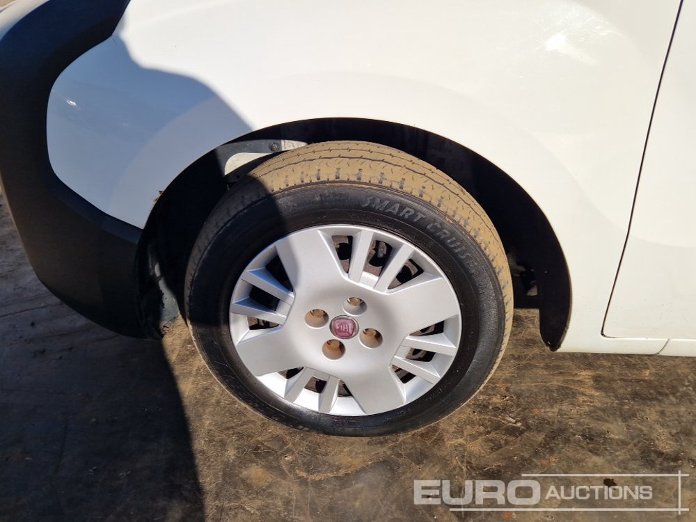 Furgão compacto 2011 Fiat Fiorino: foto 9