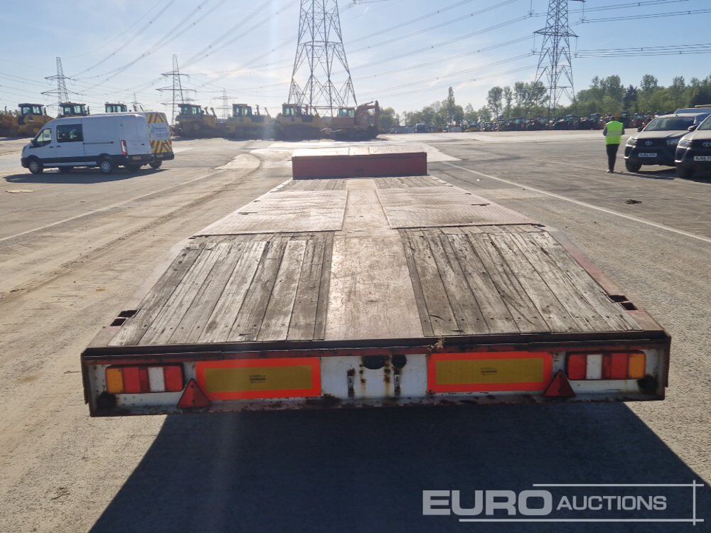 2011 Lin Trailers Tri Axle Extendable Step Frame Low Loader Trailer, Outriggers, Rear Steer - Semi-reboque baixa: foto 4 2011 Lin Trailers Tri Axle Extendable Step Frame Low Loader Trailer, Outriggers, Rear Steer - Semi-reboque baixa: foto 4