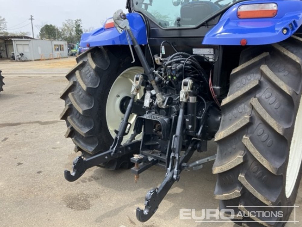 2011 New Holland T6030 - Trator: foto 2 2011 New Holland T6030 - Trator: foto 2