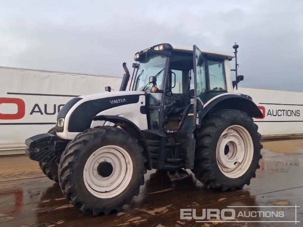 2011 Valtra N121 - Trator: foto 1 2011 Valtra N121 - Trator: foto 1