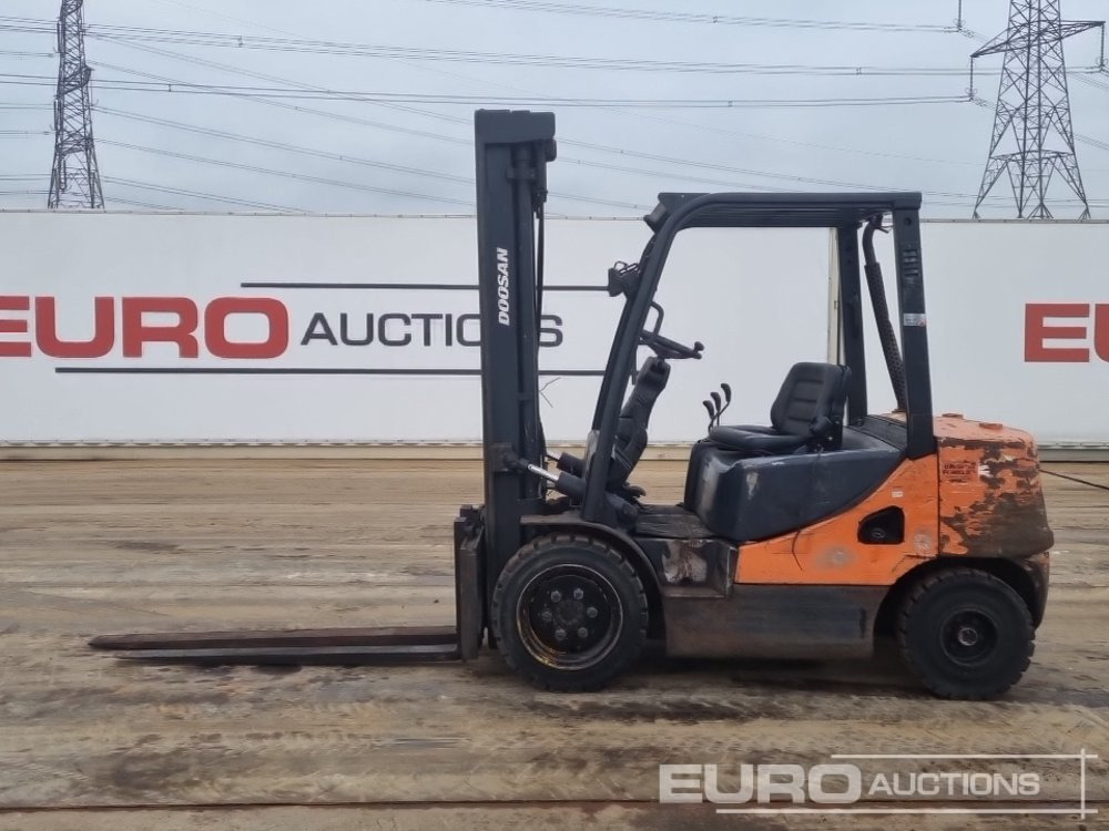 2012 Doosan D30S-5 - Empilhadeira: foto 2 2012 Doosan D30S-5 - Empilhadeira: foto 2