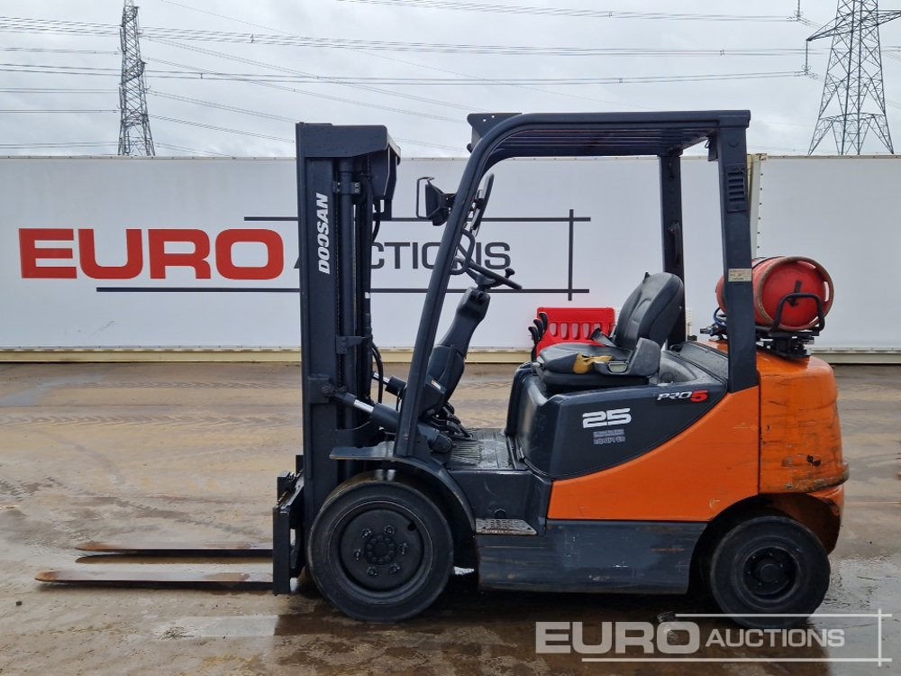 2012 Doosan G25E-5 - Empilhadeira: foto 2 2012 Doosan G25E-5 - Empilhadeira: foto 2