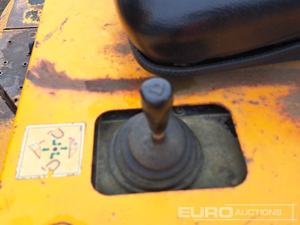 Tombador 2012 Thwaites 3 Ton Swivel Skip: foto 21